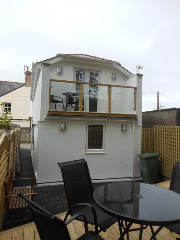 Meander Apartment